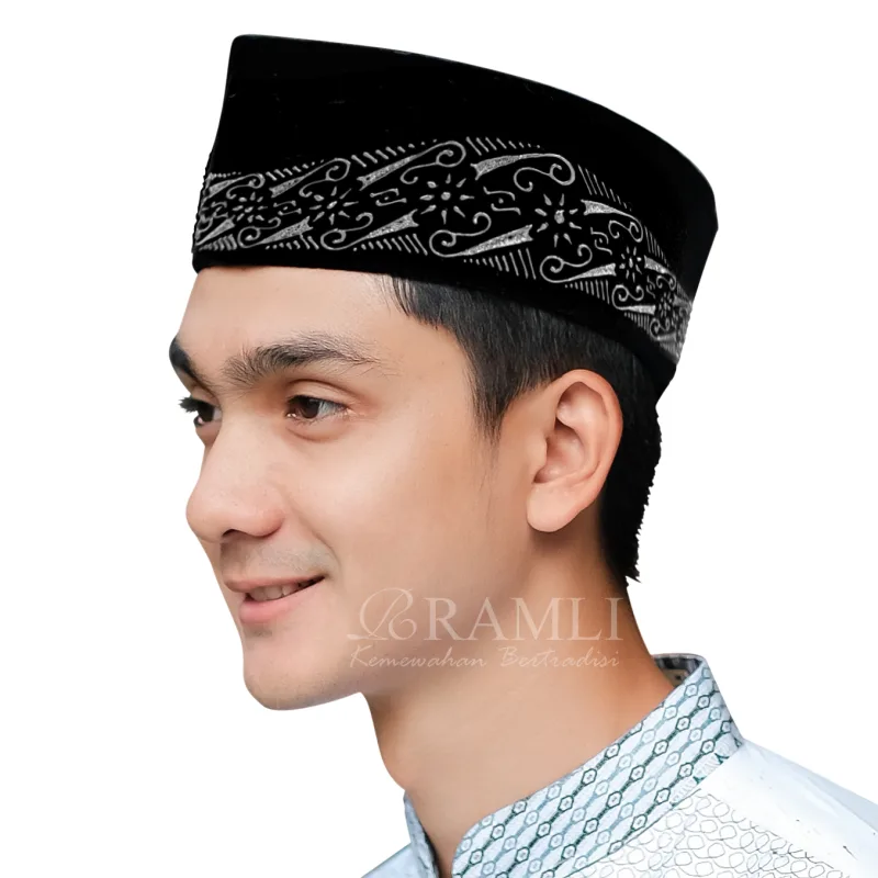 Ramli Songkok Lukis Hujan Gerimis AC Tinggi 9