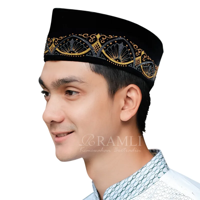 Ramli Songkok Lukis Arzula AC Tinggi 9
