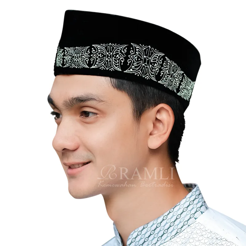 Ramli Songkok Lukis Pintu Aceh Perak AC Tinggi 9